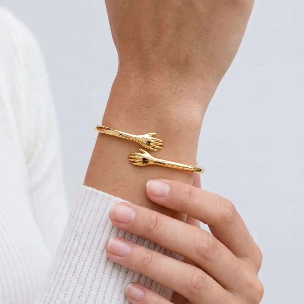 My Precious Daughter - Gold Hug Bracelet